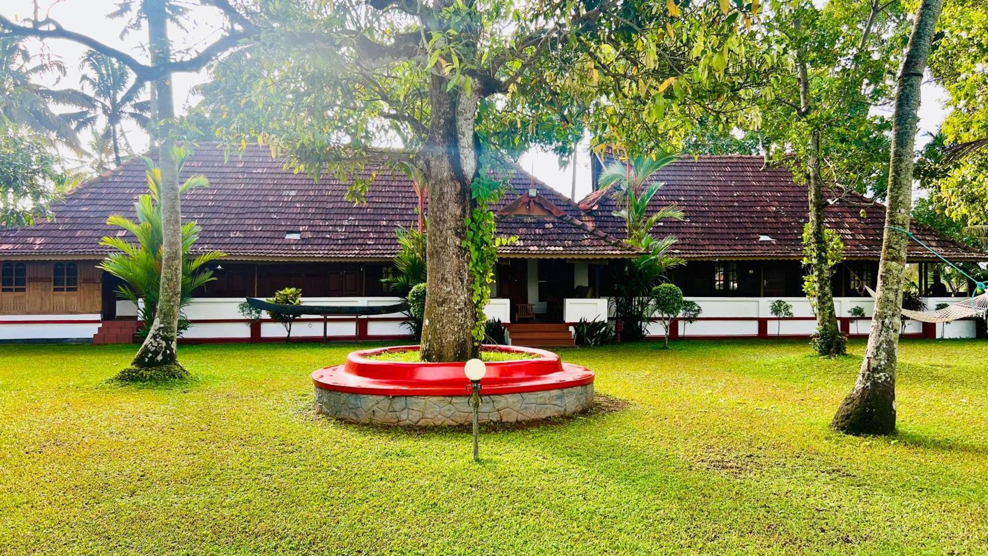 The Pamba Heritage Villa Champakulam エクステリア 写真