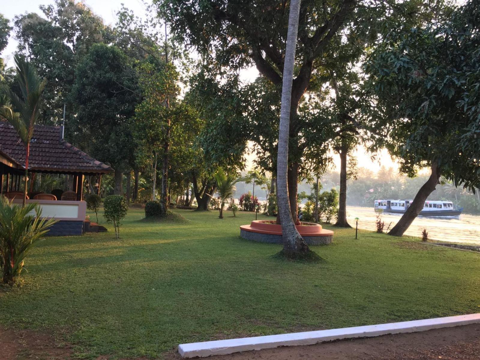 The Pamba Heritage Villa Champakulam エクステリア 写真